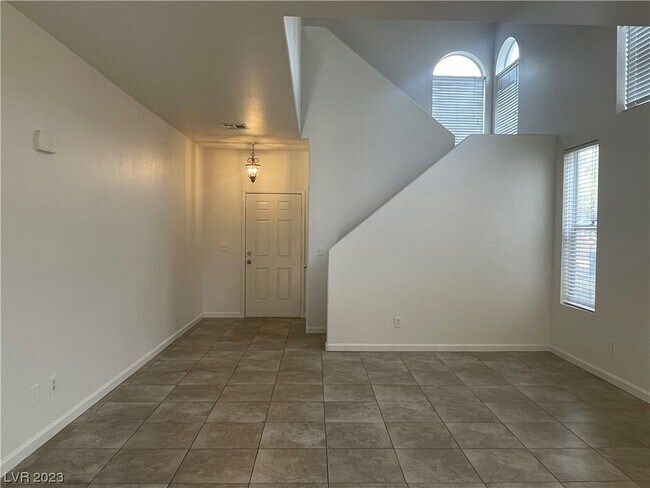 Building Photo - 2717 La Montana St