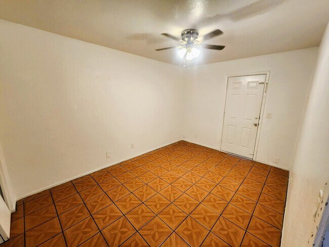 Foto del edificio - 337 N 93rd St