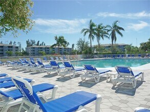 Building Photo - 16655 Lake Cir Dr