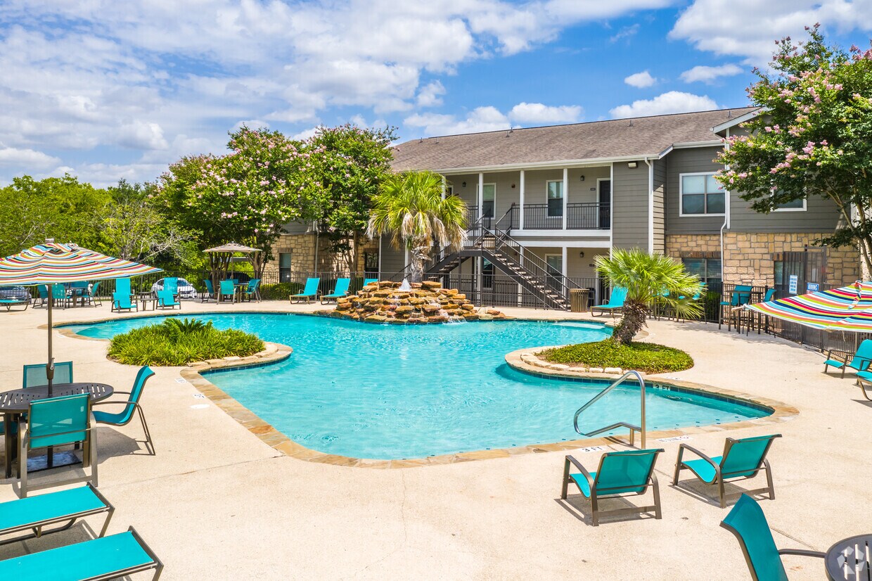 Arya Grove Apartments in Universal City, TX