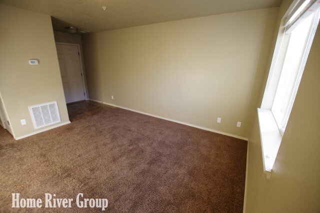 Building Photo - 16563 N Investor Loop