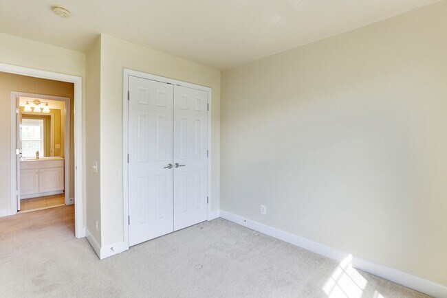 Building Photo - 14580 Crossfield Way