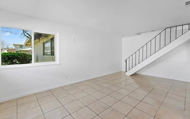 Building Photo - 3615 Sapphire Dr