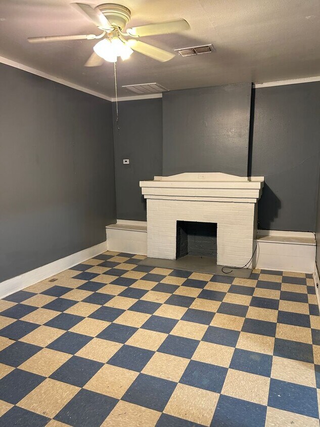 Building Photo - 1348 W Kirby Pl
