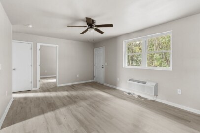 Foto del edificio - 1217 Pineview St
