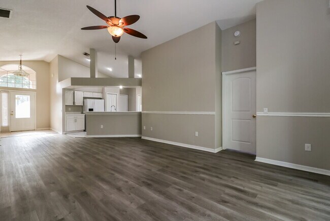 Building Photo - 1102 Timber Trace Dr