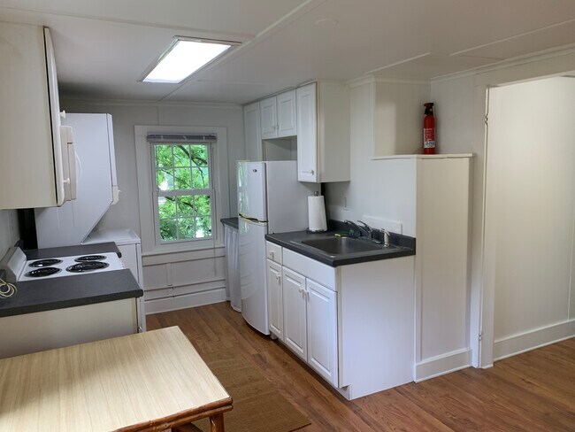 Kitchen - 4501 World Farm Rd