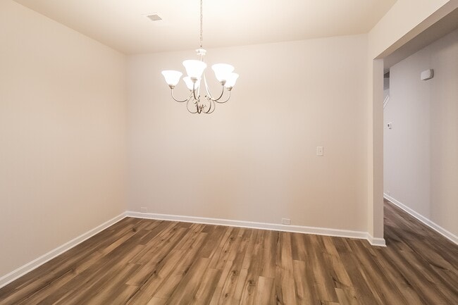 Building Photo - 2880 Saratoga Lake View