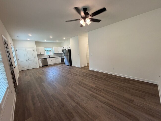 Building Photo - Brand New 3/2 House in Celanese- $1,995