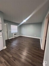 Building Photo - 2137 Hayes St