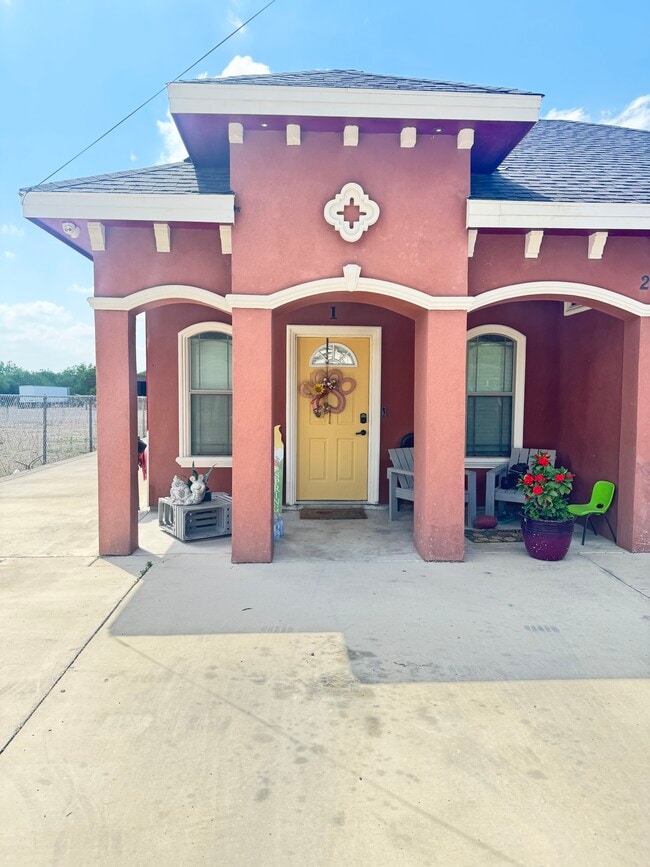 Entrance - 269 Salinas Ave