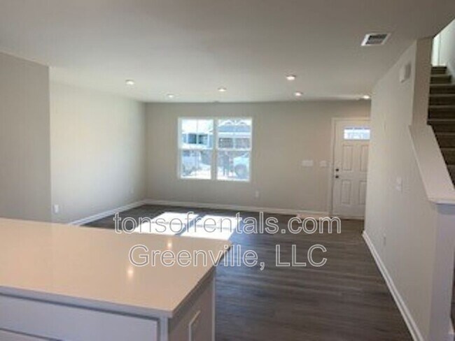 Photo - 863 Throckmorton Court House