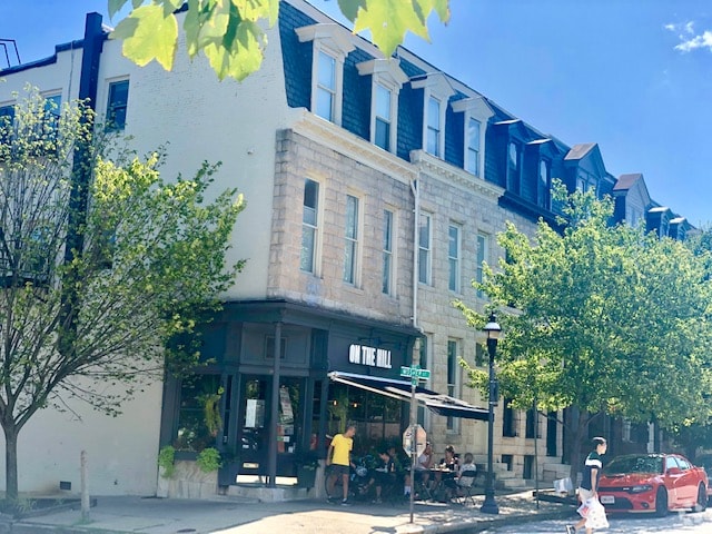 Building Photo - 1431 John St