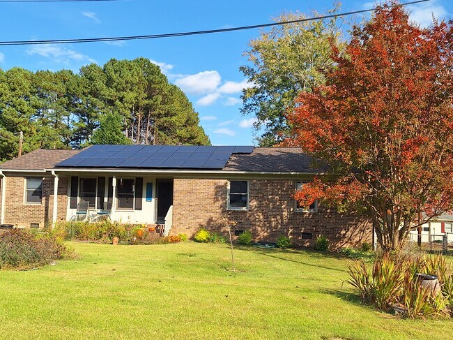 Quiet neighborhood off culdesac - 4920 Mandel Rd