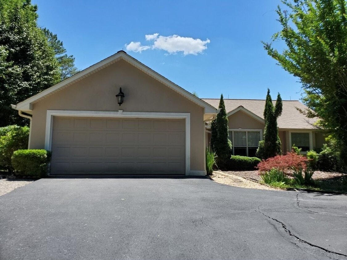 94 Heyburn Ln, Blairsville, GA 30512 House Rental in Blairsville, GA