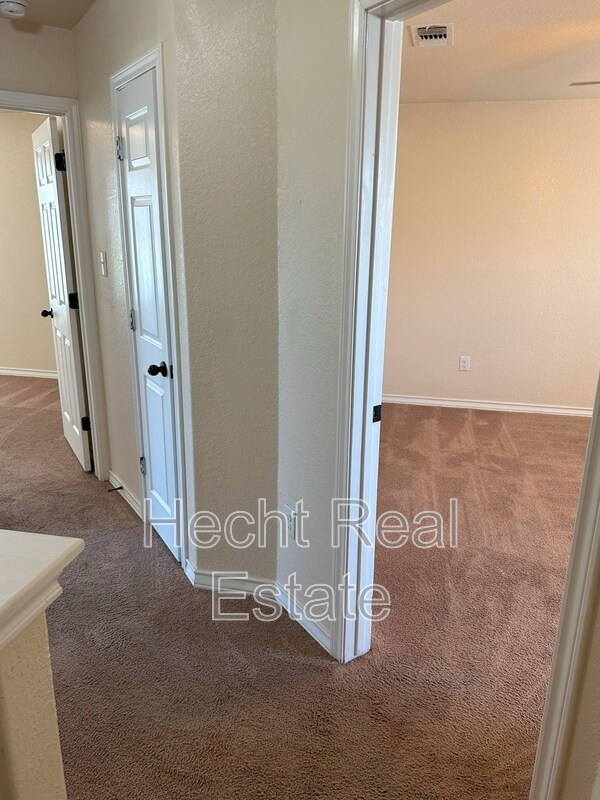 Foto del edificio - 8004 Maverick Climb