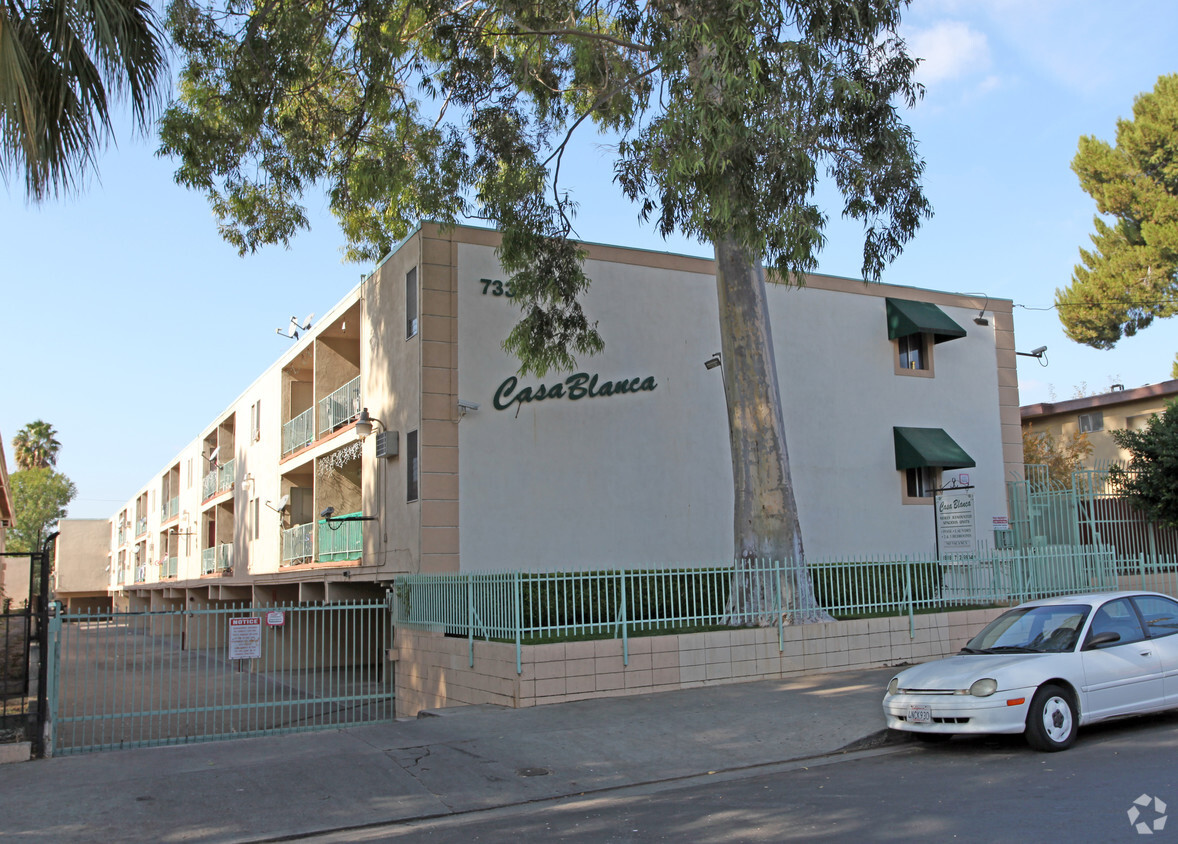 Casa Blanca - Apartments in Canoga Park, CA | Apartments.com