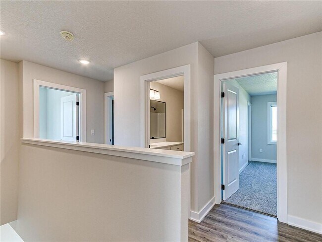 Foto del edificio - 6942 Bluebell Ct