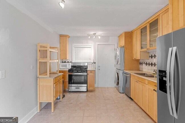 Building Photo - 866 Briarcliff Rd NE