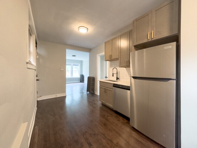 Building Photo - 2434 N Leclaire Ave