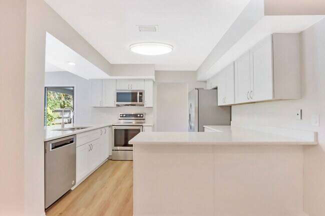 Foto del edificio - 85 Hickory Hill Rd