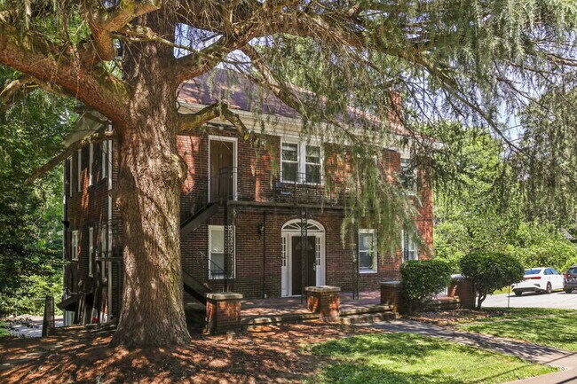 Foto del edificio - 1351 Oxford Rd NE
