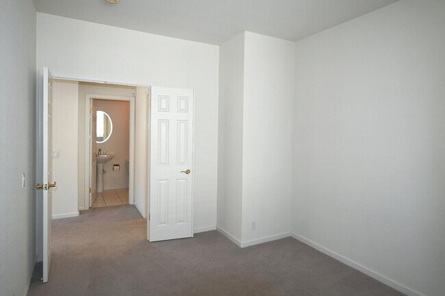 Building Photo - 6501 Graystone Meadow Cir