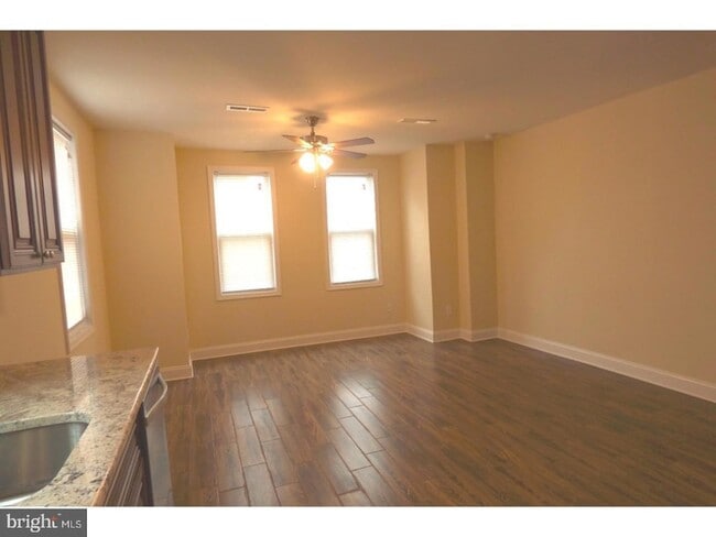 Building Photo - 574 Haddon Ave