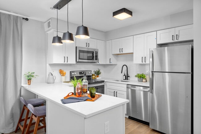 Building Photo - The Square on Delmar