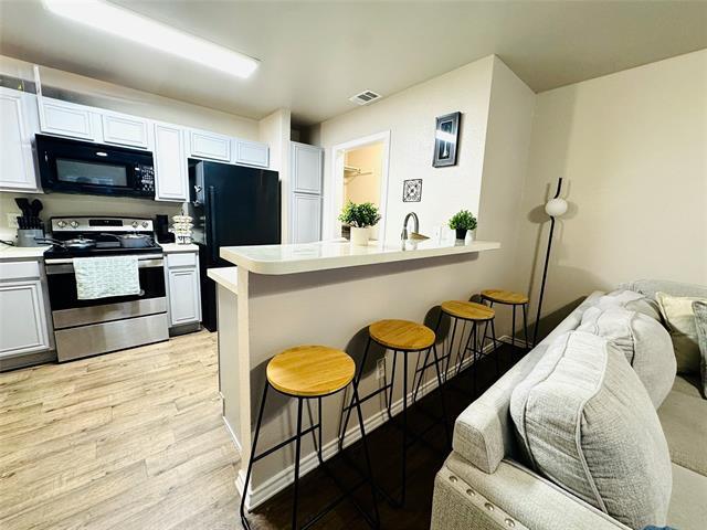 Foto del edificio - 2808 Sunset Strip Dr