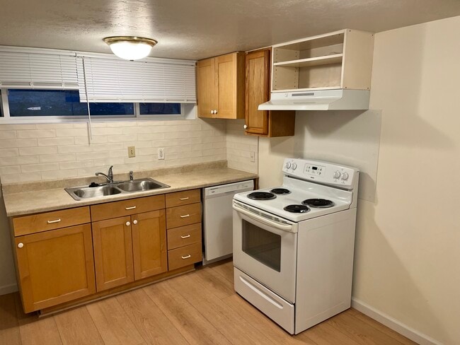 Building Photo - 10247 S 1280 E