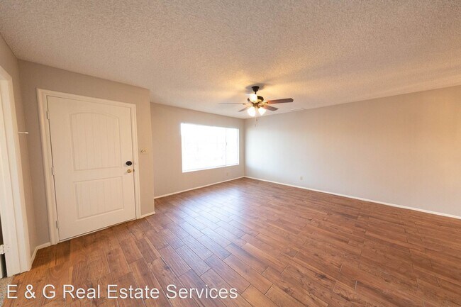 Building Photo - 4 br, 2 bath House - 4311 E Vineyard Rd