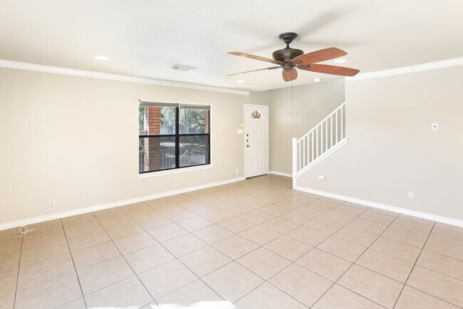 Building Photo - 4 Bedroom/2.5 Bath Eckhert Crossing Subdiv...