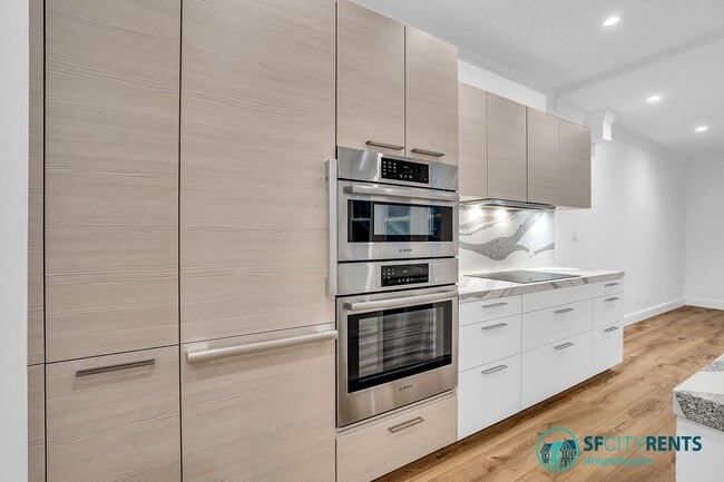 Foto del edificio - Russian Hill: Recently Remodeled Flat with In-Unit Washer & Dryer & A/C