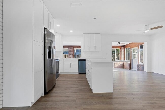 Foto del edificio - 7841 NW 46th St