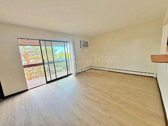 Foto del edificio - 1523 N Winslowe Dr