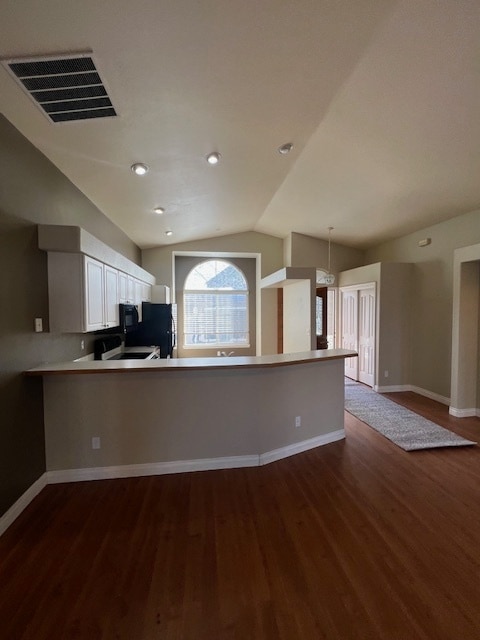 Building Photo - 7681 Roe Ave