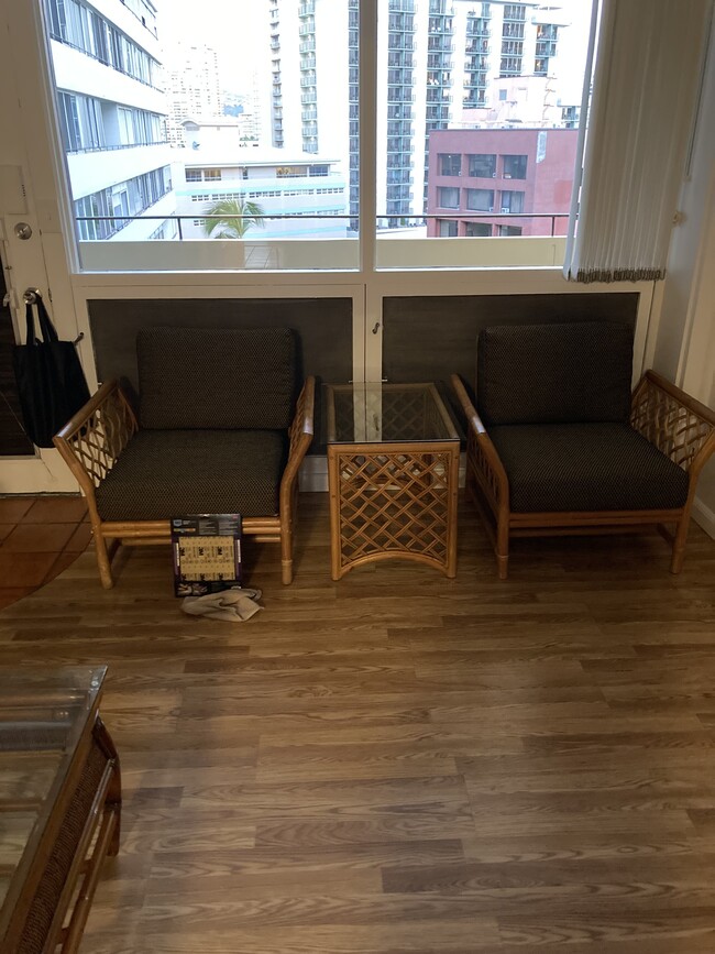 Building Photo - 425 ena Rd