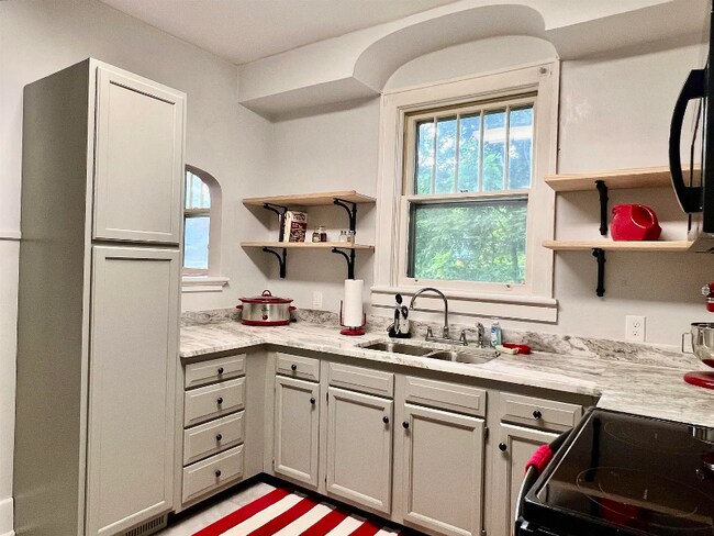 Foto del edificio - 511 Bowling St