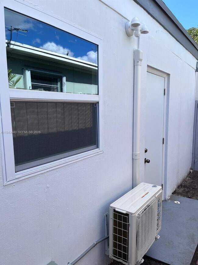 Foto del edificio - 50 NW 68th Ct