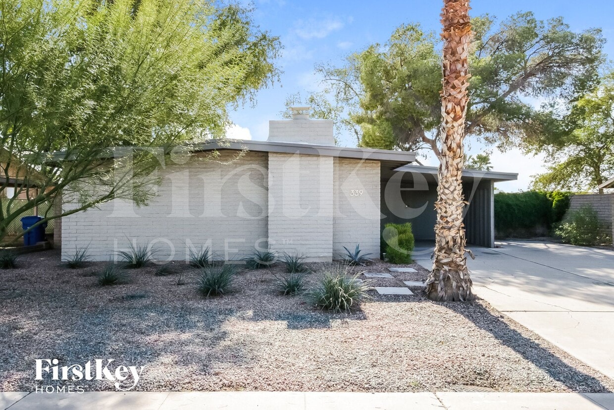 Primary Photo - 339 W Santa Cruz Dr