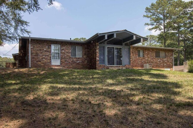 Building Photo - 4429 Riverwood Cir