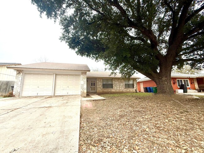 Building Photo - *MOVE IN SPECIAL* 3 Bedroom / 2 Bath Home ...