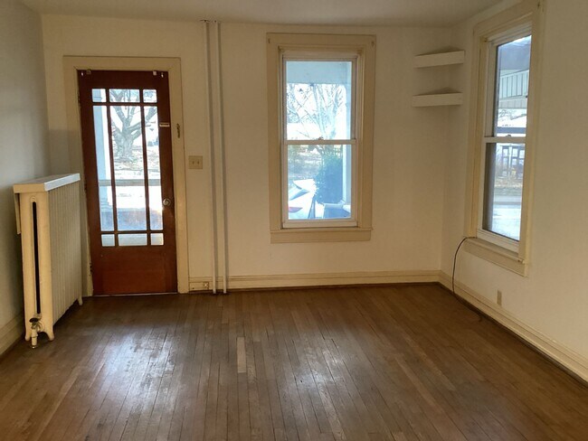 Foto del edificio - 6- 8 E. Third Street