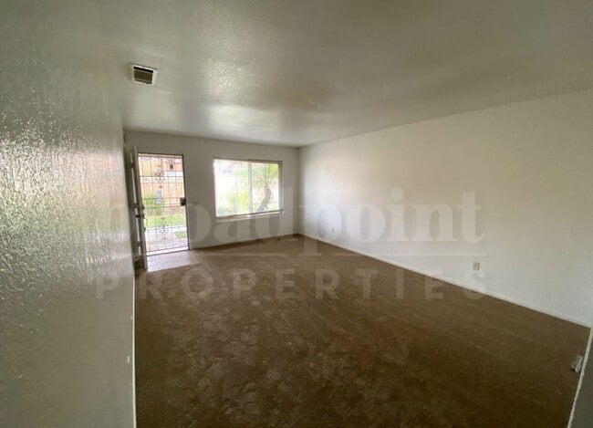 Foto del edificio - 1124 N Broadway