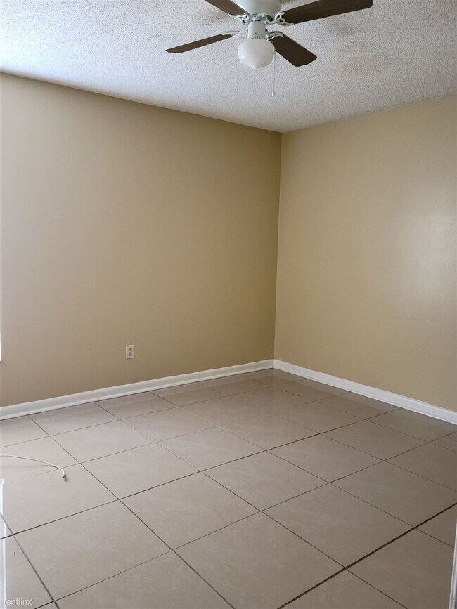 Foto del edificio - 2 br, 2 bath Townhome - 5535 Pinehill Ln