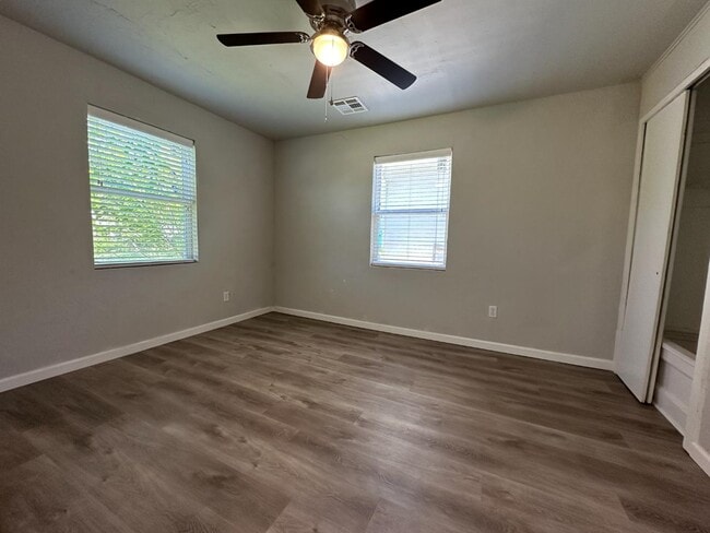 Building Photo - 3208 NW 30th St