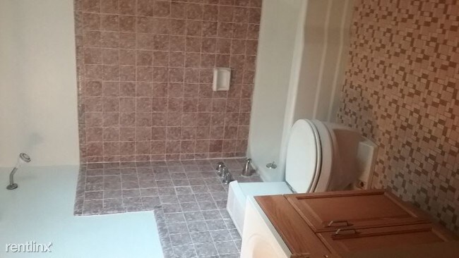 Foto del edificio - 1 br, 1 bath Apartment - 4145 Magnolia Avenue