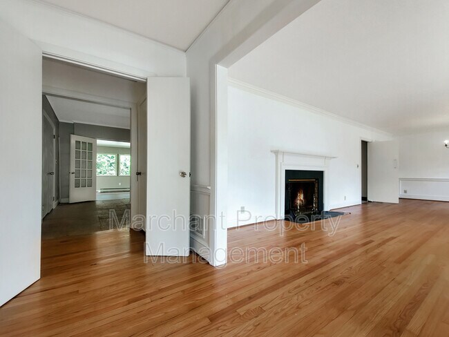 Foto del edificio - 112 Birchwood Dr