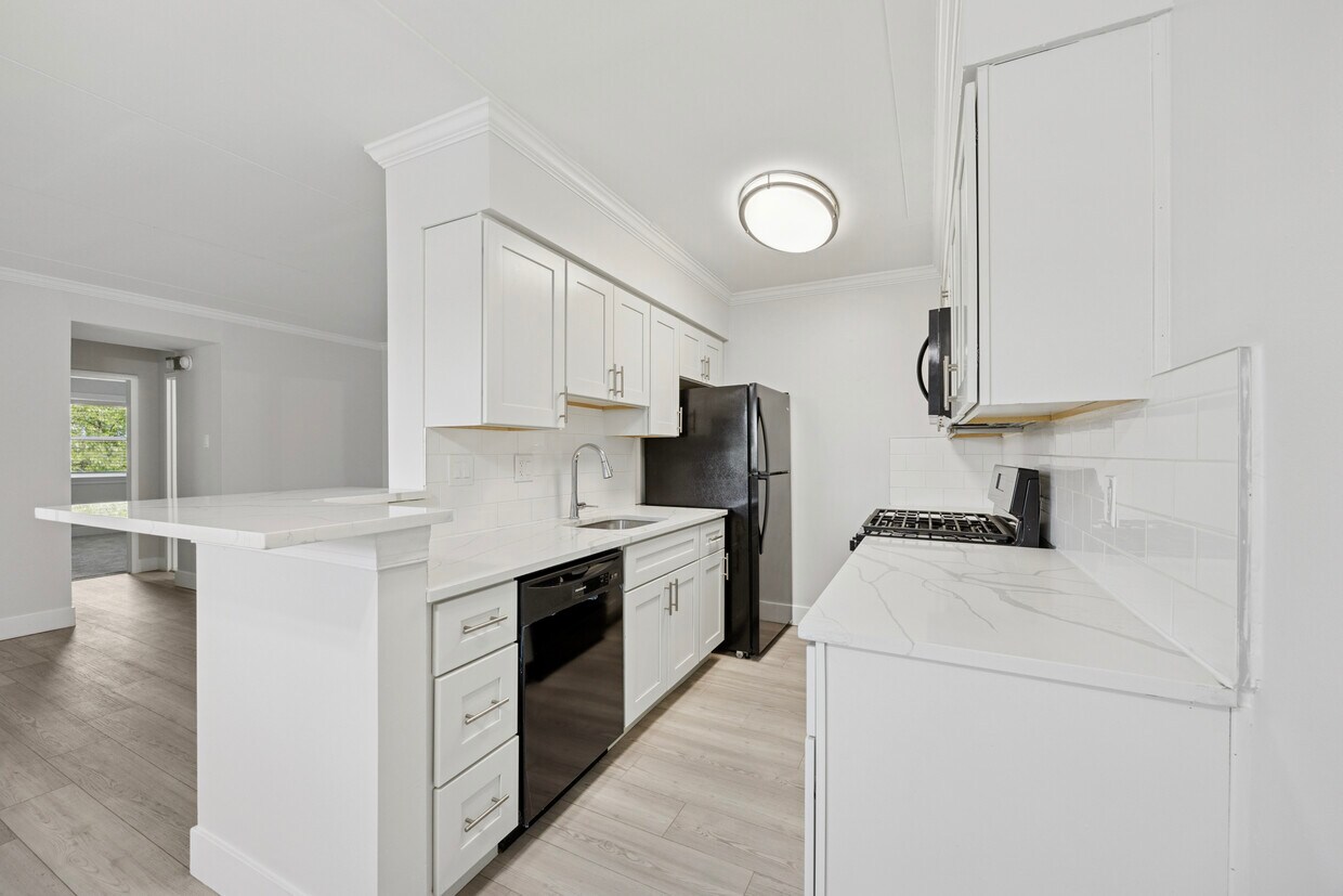 Cocina - Gateway Towers